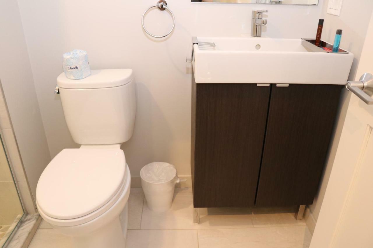 A Stylish Stay W/ A Queen Bed, Heated Floors.. #31 Brookline Exterior foto