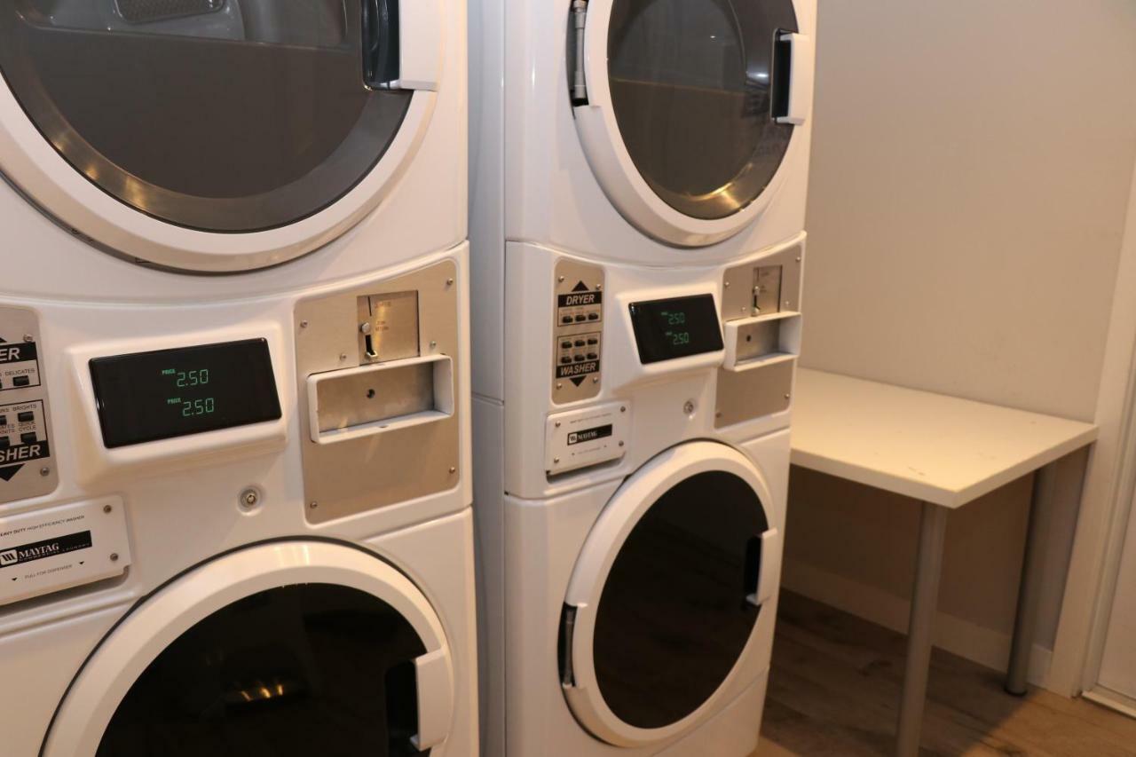 A Stylish Stay W/ A Queen Bed, Heated Floors.. #31 Brookline Exterior foto